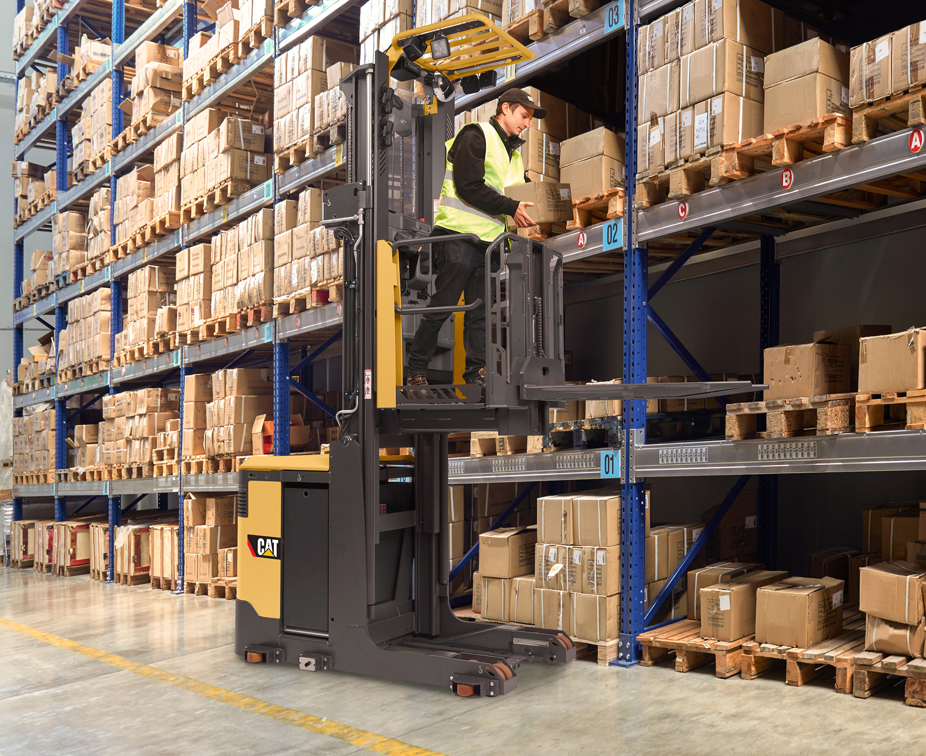 Overhead Pickers Mid and High Level, Order Picker - Cat® Lift Trucks